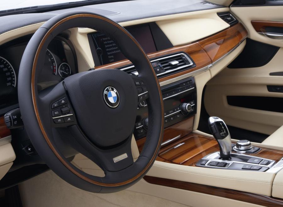  BMW 7-Series 2008 года  (фото 20 из 77)